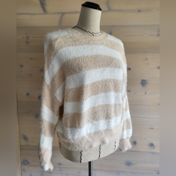 wild fable Sweaters - NWOT Wild Fable NudeTan Stripe Mohair Style Balloon Sleeve Sweater size M
